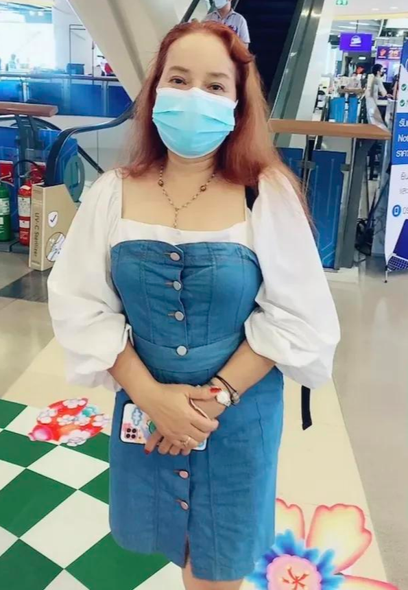 泰国18岁男生交了个58岁女友,即使家人反对也一定要结婚