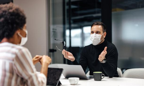 |职场中，我们经常会遇到同事有了成绩之后找你炫耀