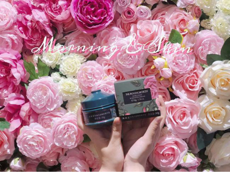 玫瑰 玫莉蔻玫瑰光感嫩肤精华霜,补水润养,开启莹润滋养新体验