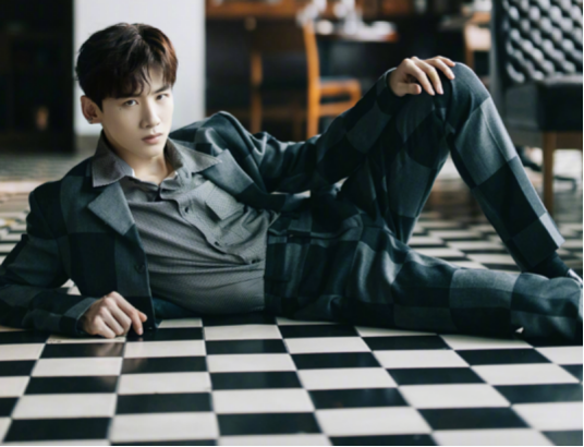 白敬亭|白敬亭坦言自己不帅,看完他的服装造型,这不是韩剧男神吗?