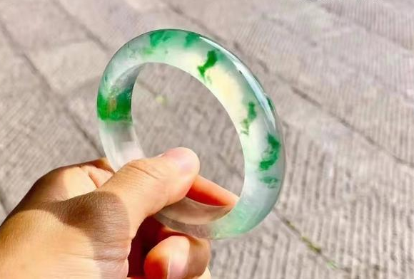 翡翠|为什么翡翠B货C货不能戴?手里有的抓紧扔掉!