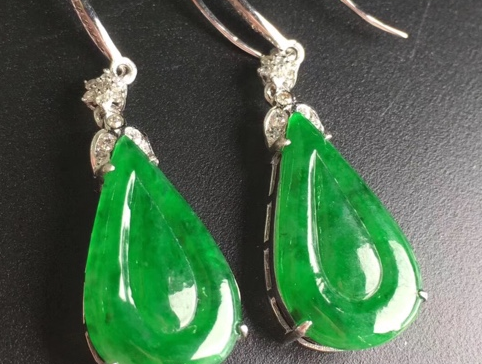 翡翠手镯|原来翡翠手镯还有这么多讲究,在古代,就是爱情的信物