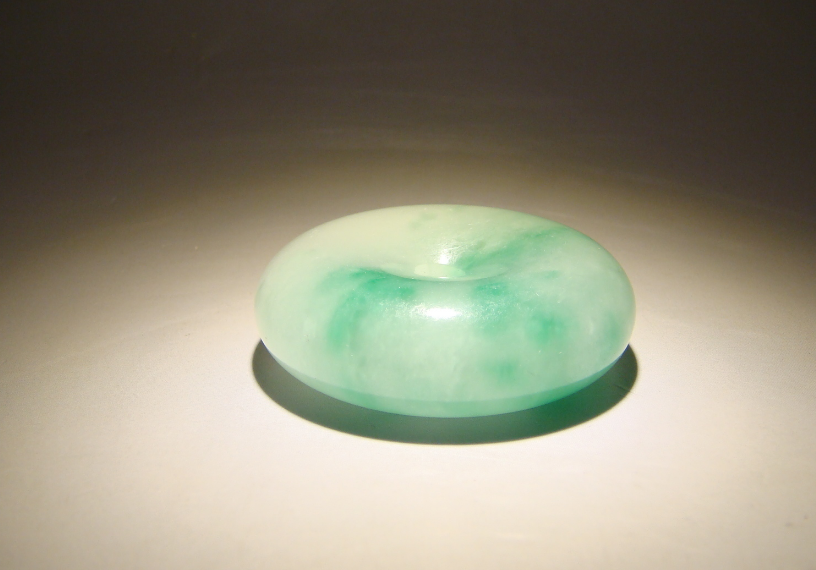 翡翠|翡翠增值速度很快，但是成品和原料增长速度不同，所以是投资好时机