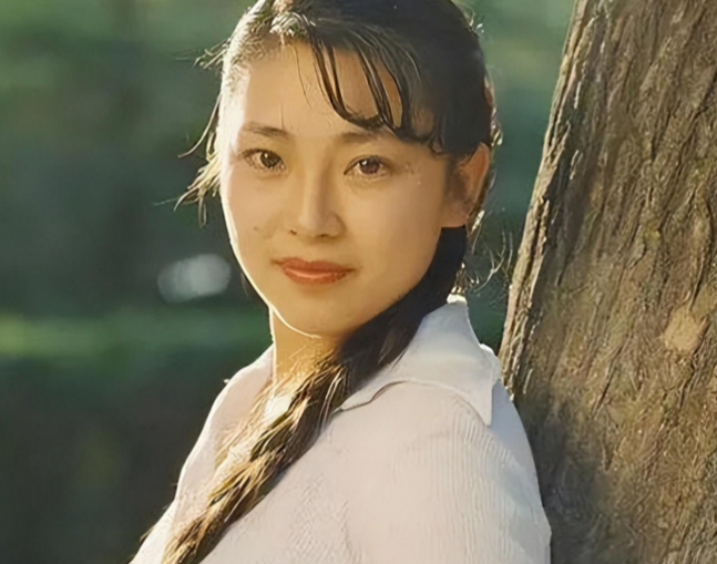 李连杰|李连杰抛弃糠糟之妻,却去选择了利智