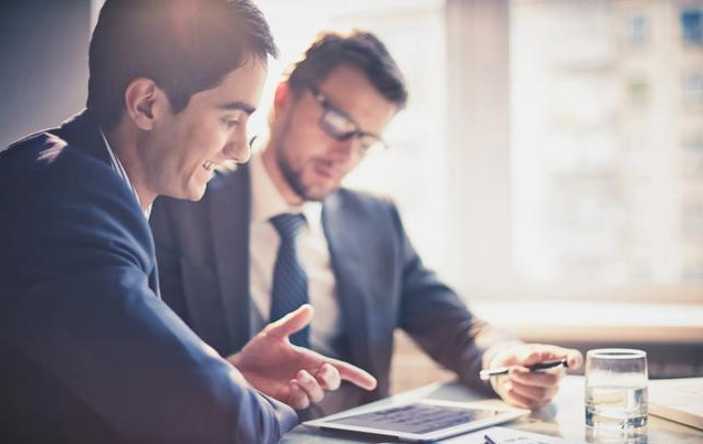 地产业|?女生怒斥公司招聘套路：上海工作底薪6000，还玩那么多花招