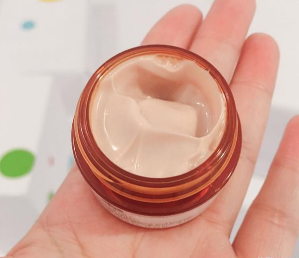 眼霜 给眼部做保养,不一定要用大牌眼霜,推荐5款老牌眼霜,好用不贵