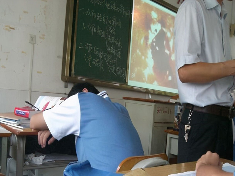 太原|入学考试29名，住校1.5年后，退到50名，数学作对3道题，还是靠蒙