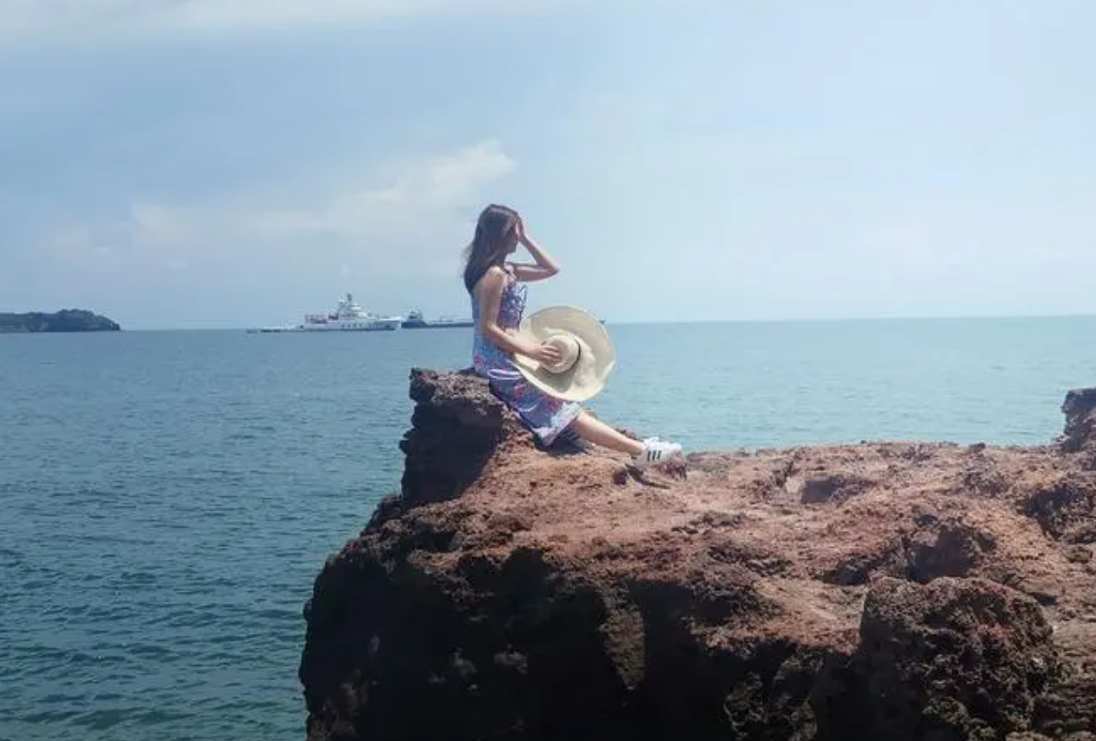 |一个人旅行的女生，你如何看待？网友：羡慕！
