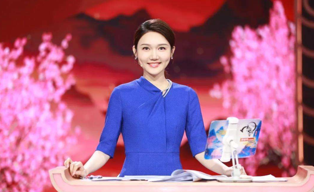 春晚|春晚舞台屡屡犯错,观众表示看不下去,为啥她能替代董卿的位置?