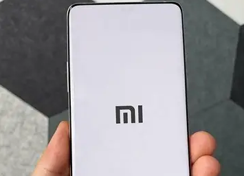 |50倍变焦+12GB+256GB+一亿像素,曾经供不应求,如今现货还降价