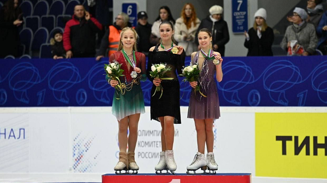 卡米拉·瓦利耶娃|K宝恋爱了!花滑冠军与人气歌手相恋,被拍到街头牵手太甜蜜