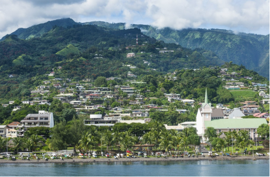 |塔希提作为南太平洋群岛中最大的岛屿，岛上的居民，纷纷以胖为美