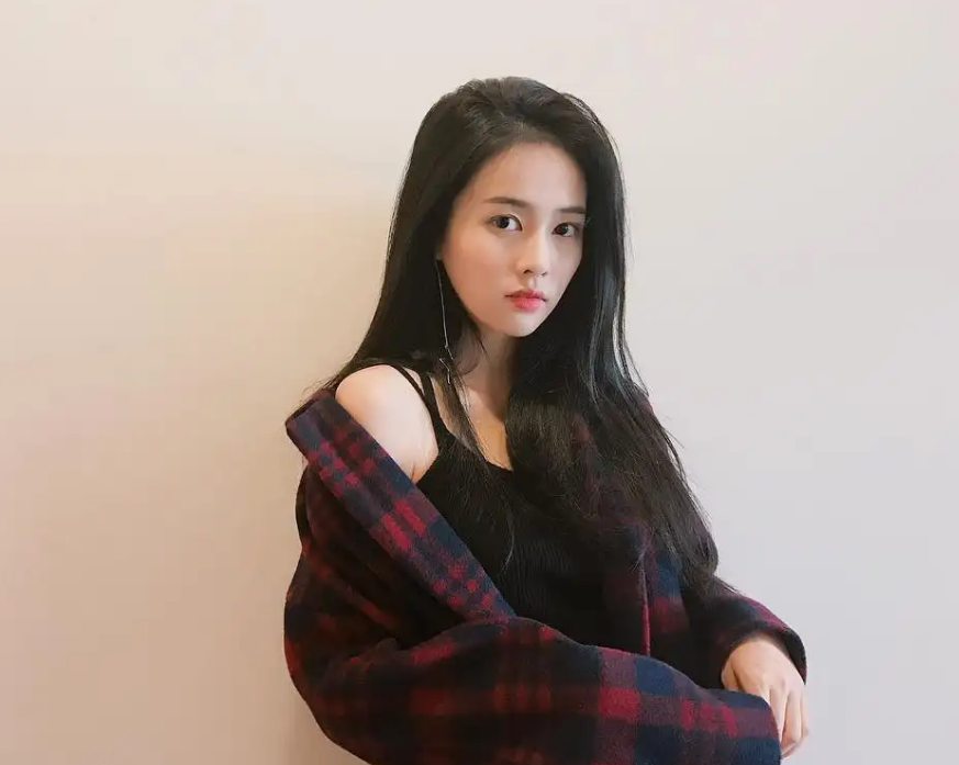 白梦妍|白鹿从模特出身到拍摄微电影，然后出道演戏，还是蛮厉害的