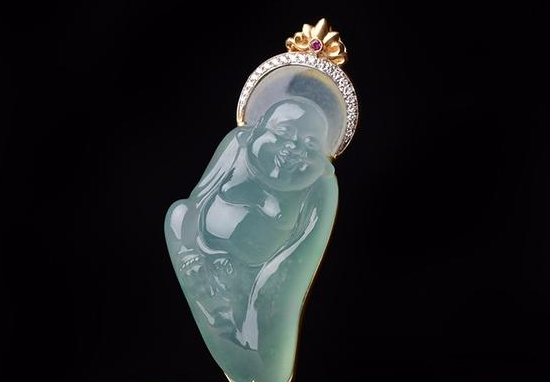 翡翠|翡翠饰品具有灵性,很多人都不相信,但佩戴后就能体会到