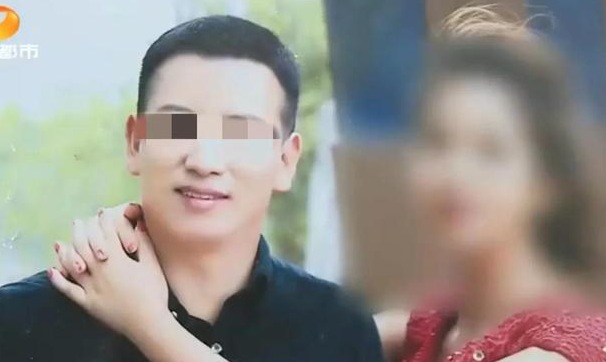 女子醉酒怀孕找老实男接盘,生下孩子后拿走彩礼消失,引邻居围攻