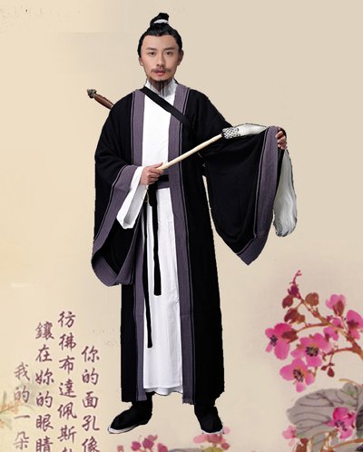 雇了几个保镖专门守着水果摊,真新奇!