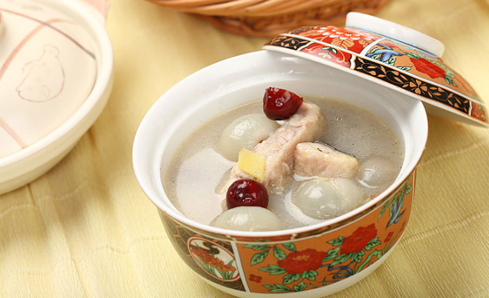 医生|胆固醇“大户”被揪出,医生:“汤汤水水”或是脑梗加速器,尽量少喝