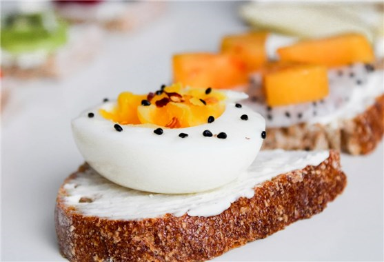 鸡蛋|一天吃一个鸡蛋，是为身体提供营养还是破坏心血管健康？