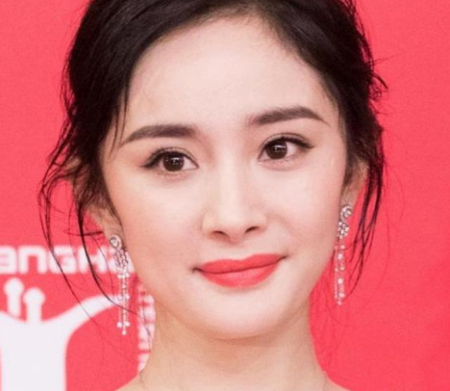 第一名|有颜值且学历高的女星，前几位真的不算啥，最后一位高考前在拍戏还是第一名！