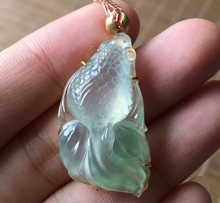 翡翠|翡翠金鱼的寓意有哪些？那些人可以进行佩戴，这些你都知道吗？