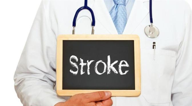 中风|男子脑梗不到一年又复发,医生惋惜:他做了一件错事