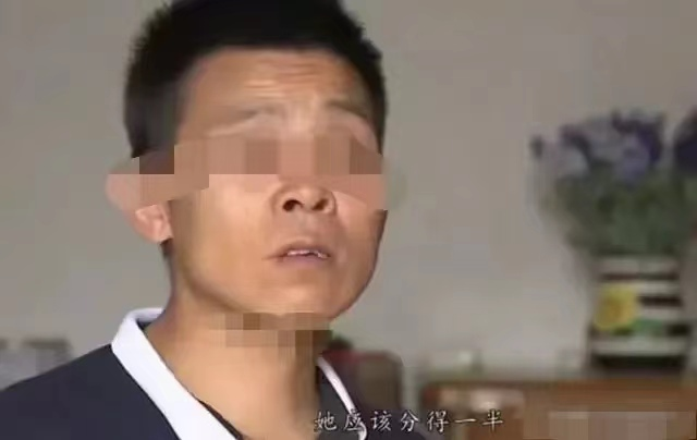 青岛某男子买2元彩票中千万大奖,不想彩票店老板称2人合买,只给其340万