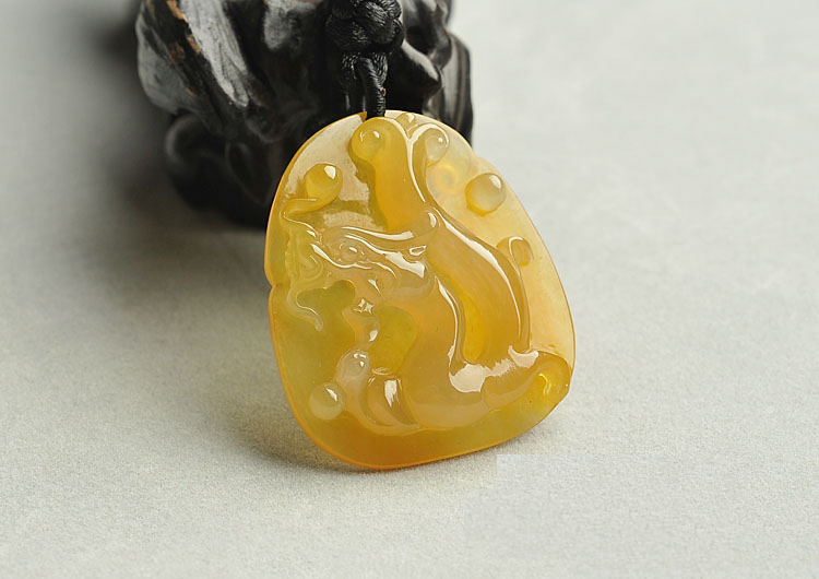 |每一块翡翠，雕刻出来的成品都不一样，都各有各的美！