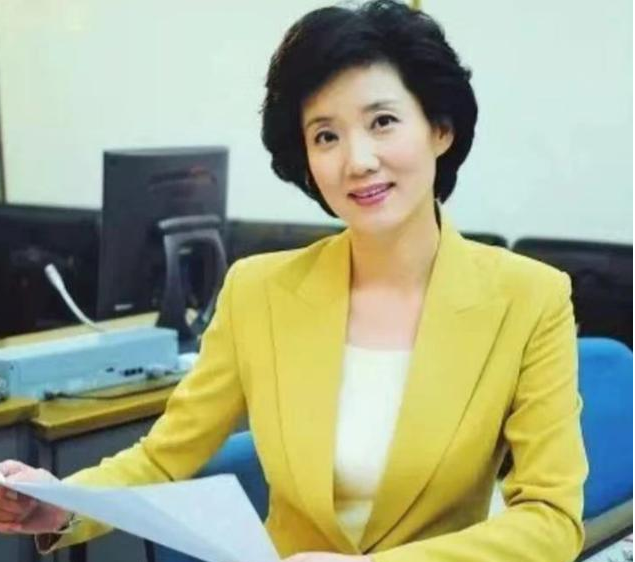 央视|央视国脸李修平：主持26年工作无失误，42岁再婚，59岁无儿无女