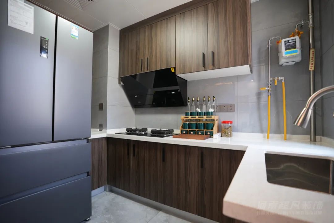 127平米现代简约风格装修,简约又有格调,年轻人都喜欢!