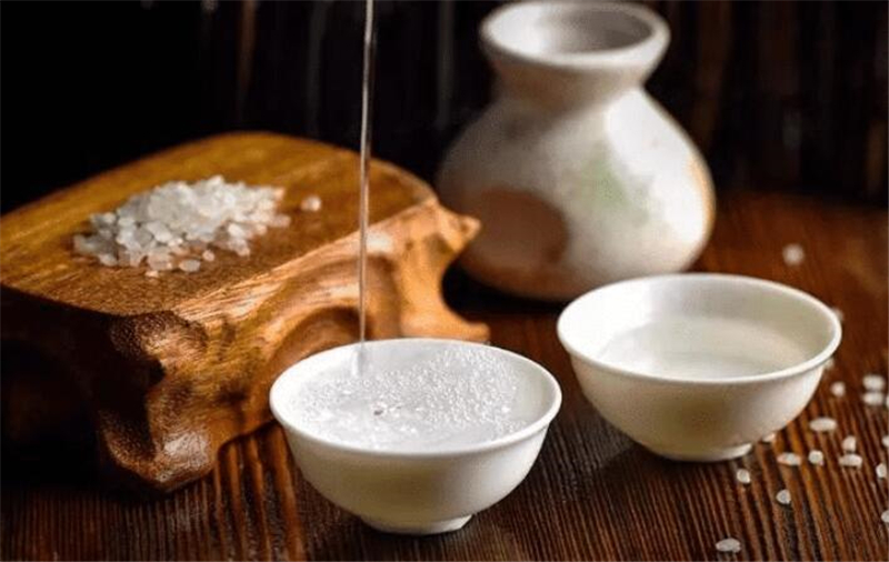 徐静蕾|徐静蕾晒出全家在国外的聚餐照，氛围很温馨，网友：怎么不喝茅台