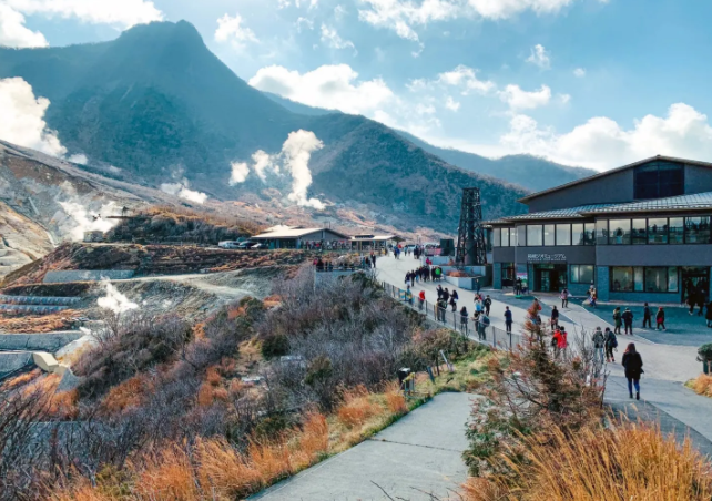 大理|箱根在东京西南方，属神奈川县，是一处国立公园