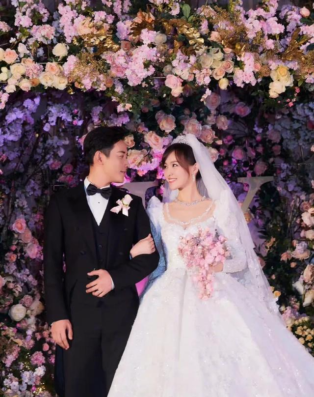 罗晋|罗晋为护唐嫣发飙删新剧宣传动态 被粉丝嘲恋爱脑