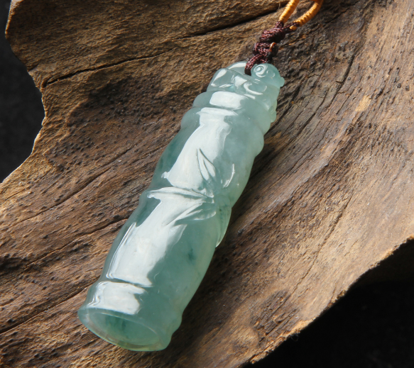 翡翠|翡翠竹子是常见的题材，因为寓意非常丰富，是送礼和自带的佳品