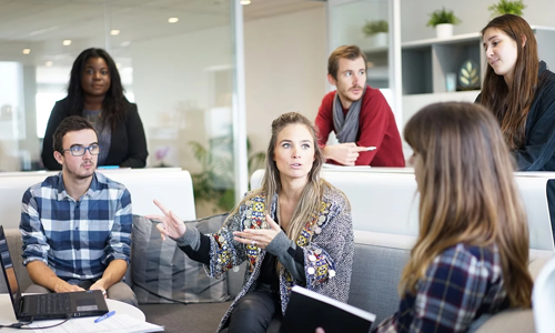 求职|领导重用你的3个苗头,管住嘴收住腿,当心别人背后“捅刀子”