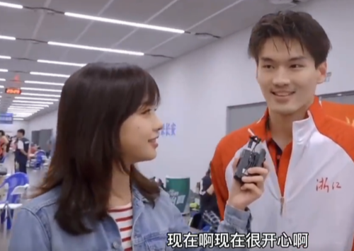 王冰冰|前两天还在嗑王冰冰徐嘉余，转眼就变成了劈腿瓜？