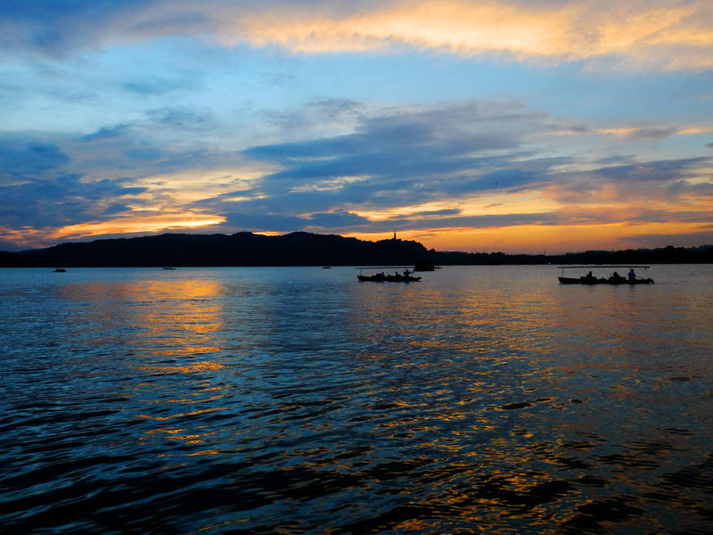 |逛一逛媲美天堂的西湖，领略人间天堂，感受绝美风光