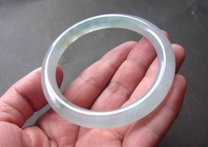 翡翠手镯|翡翠手镯摔碎了，先不要着急扔掉，用这个方法高度还原