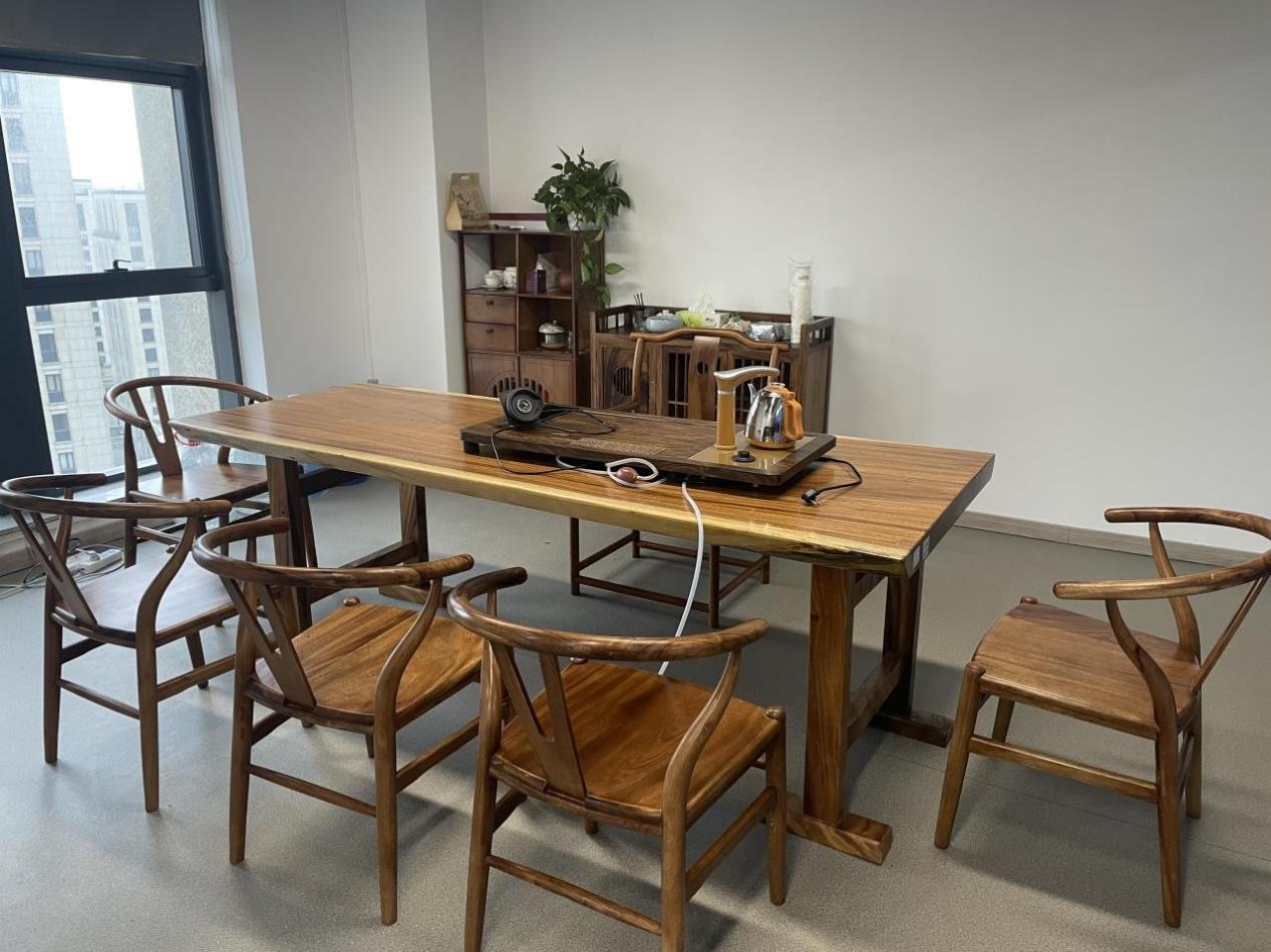 按我说的选就对了，实木大板桌正确选择方式