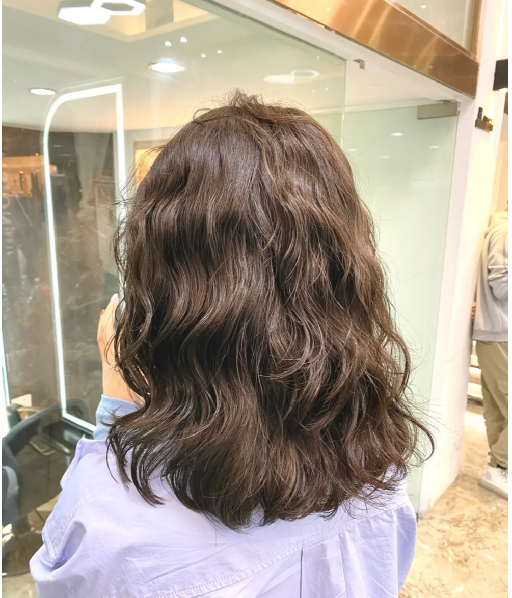 连衣裙 最美女发有哪些?全头烫波波头燕尾发,还有特色刘海短发.