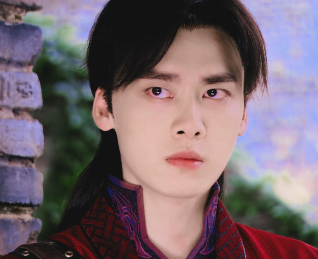 李易峰|《镜.双城》男配均是大高个，李易峰身高受争议，网友晒图发问