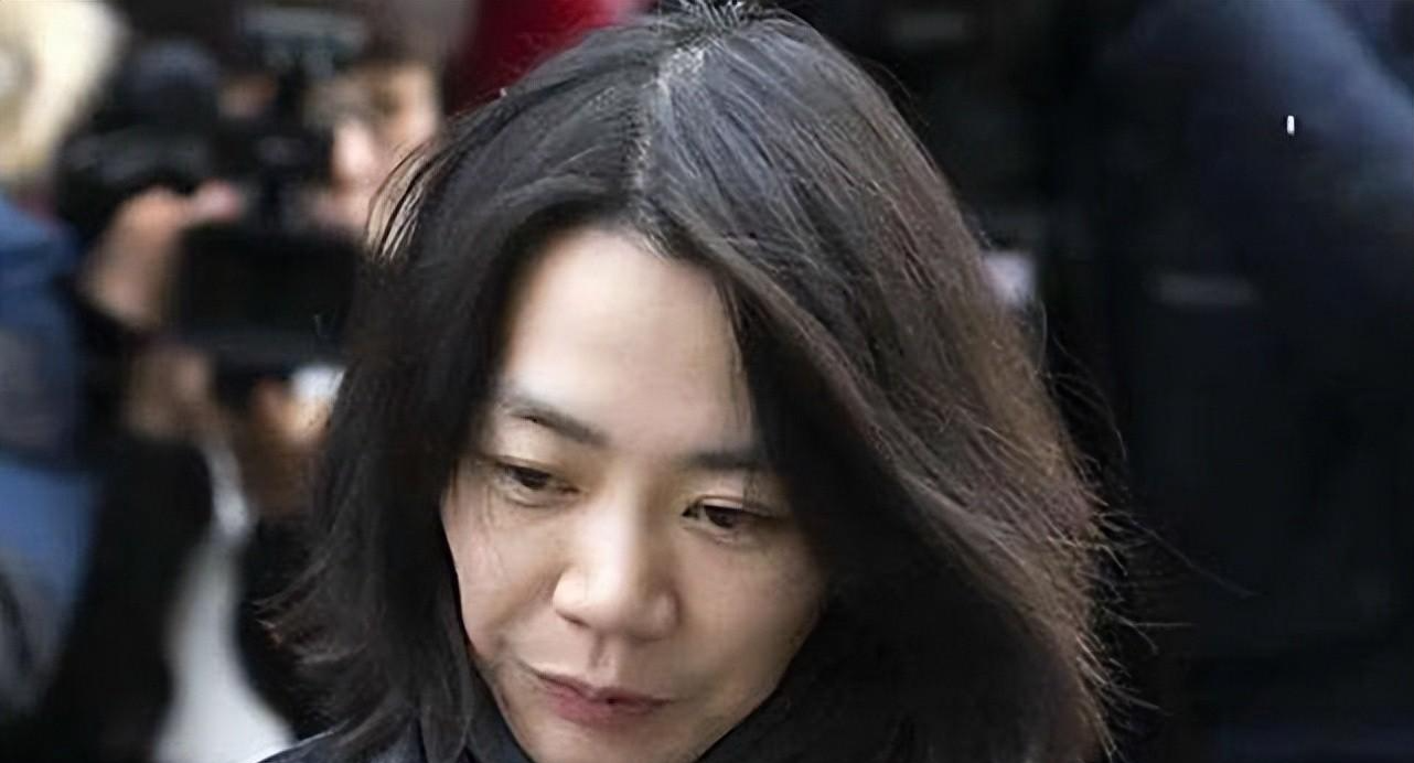 “恶魔千金”赵显娥:殴打乘务长、逼停飞机,她凭什么这么嚣张