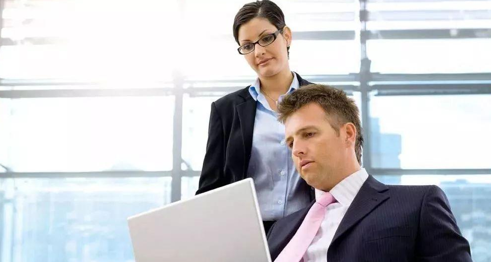 |作为一个职场人，老板不喜欢我，要不要辞职？