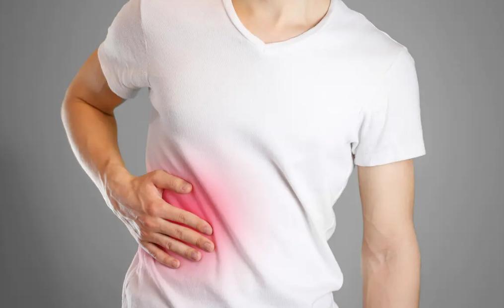 医生|肝碰上癌，有苦说不出？医生呼吁：厨房“2物”常吃，或会加速肝脏癌变