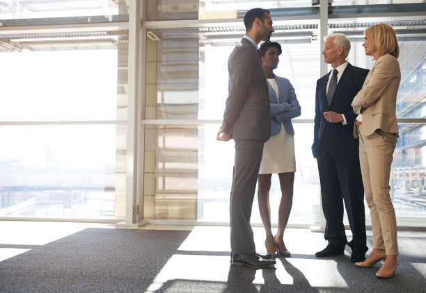 |职场中,为什么有些人总是向领导示好?