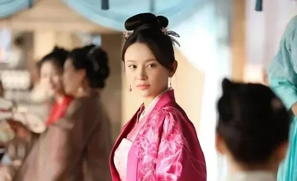 姐姐|看了《知否》原著才知道, 柳氏为何疏远墨兰, 却跟明兰华兰走得更近