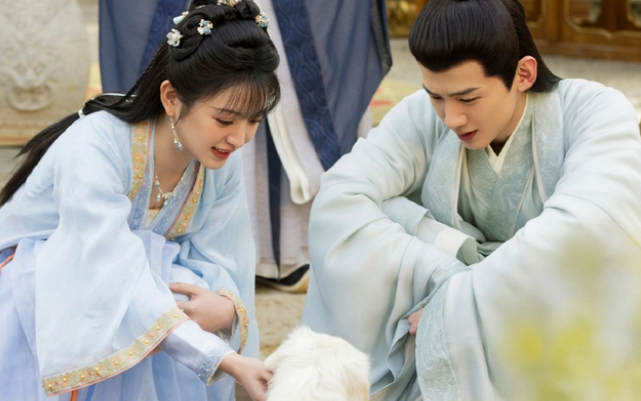 陈小纭|《卿卿日常》中白敬亭的高超演技，陈小纭的出众容貌，都推出了作品的出圈