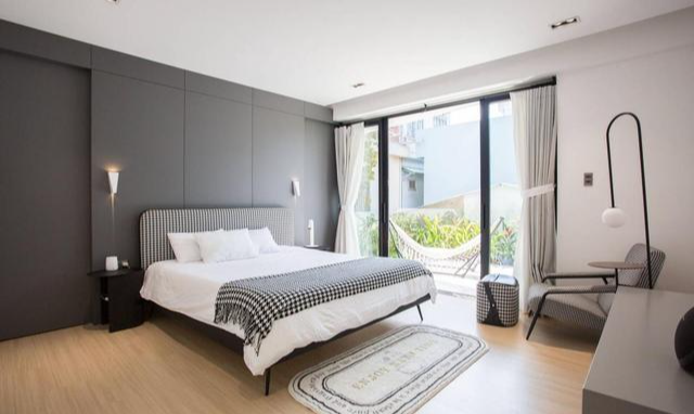 现在别墅装修流行极简风了!220㎡全屋大白墙,屋顶双露台看不腻