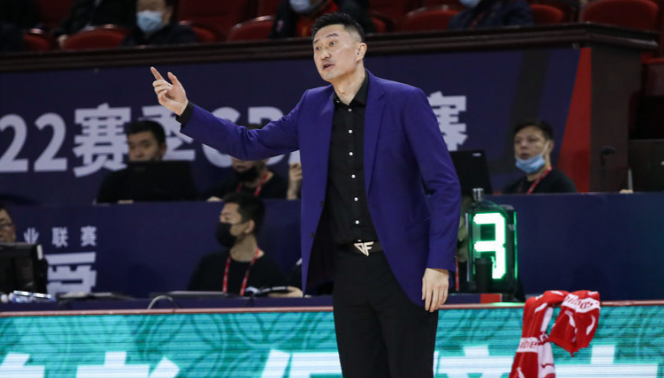 廣東男籃|拒絕大逆轉(zhuǎn)！廣東男籃雙殺吉林，易建聯(lián)23+11，瓊斯11分太低迷