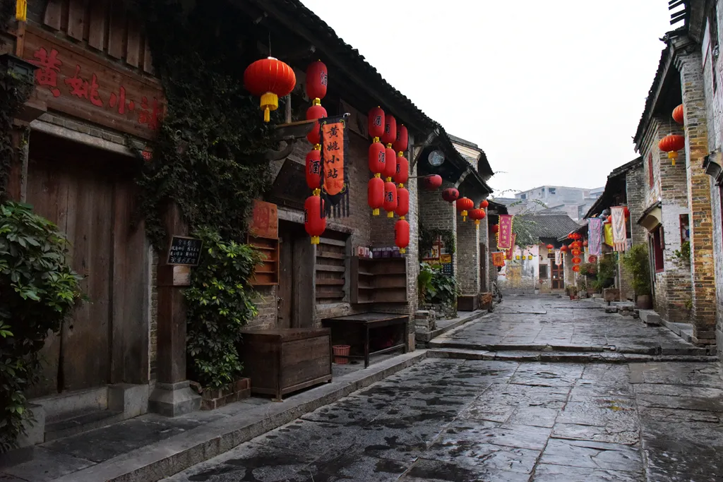 古镇|中国唯一留下石板街的古镇，被誉为“天然博物馆”，你去过吗？