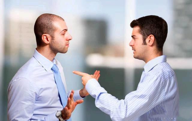 |职场上“小人”会经常挑拨离间同事关系